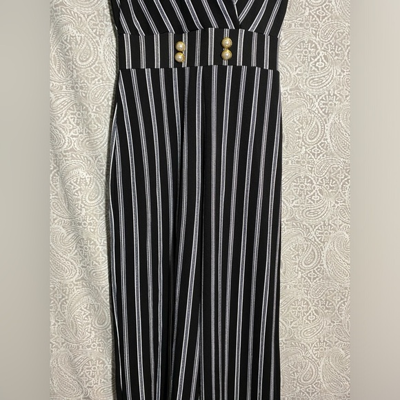 Almost famous Jumpsuit - Picture 2 of 10